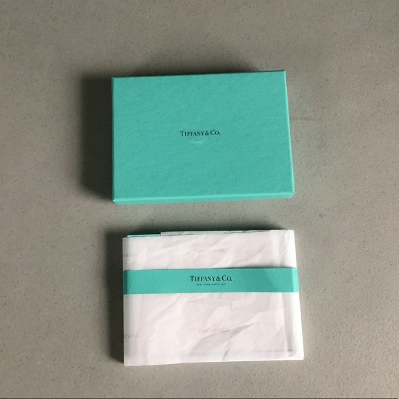 TIFFANY & CO - Picture 1 of 10